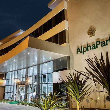 Alphapark Hotel Гояния Екстериор снимка