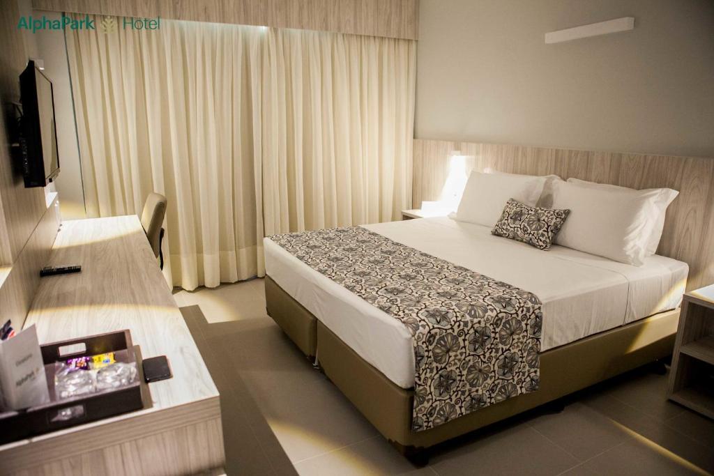 Alphapark Hotel Гояния Екстериор снимка