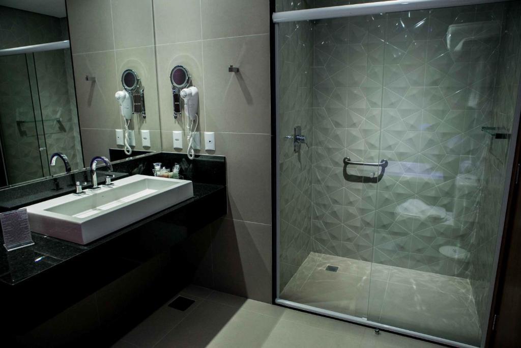 Alphapark Hotel Гояния Екстериор снимка